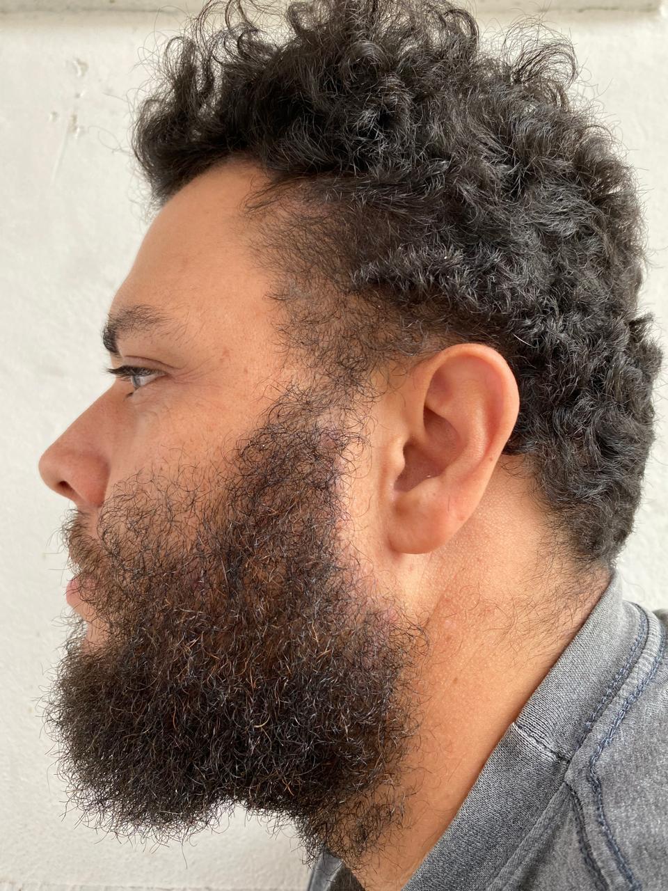 Cabelo e barba antes do corte